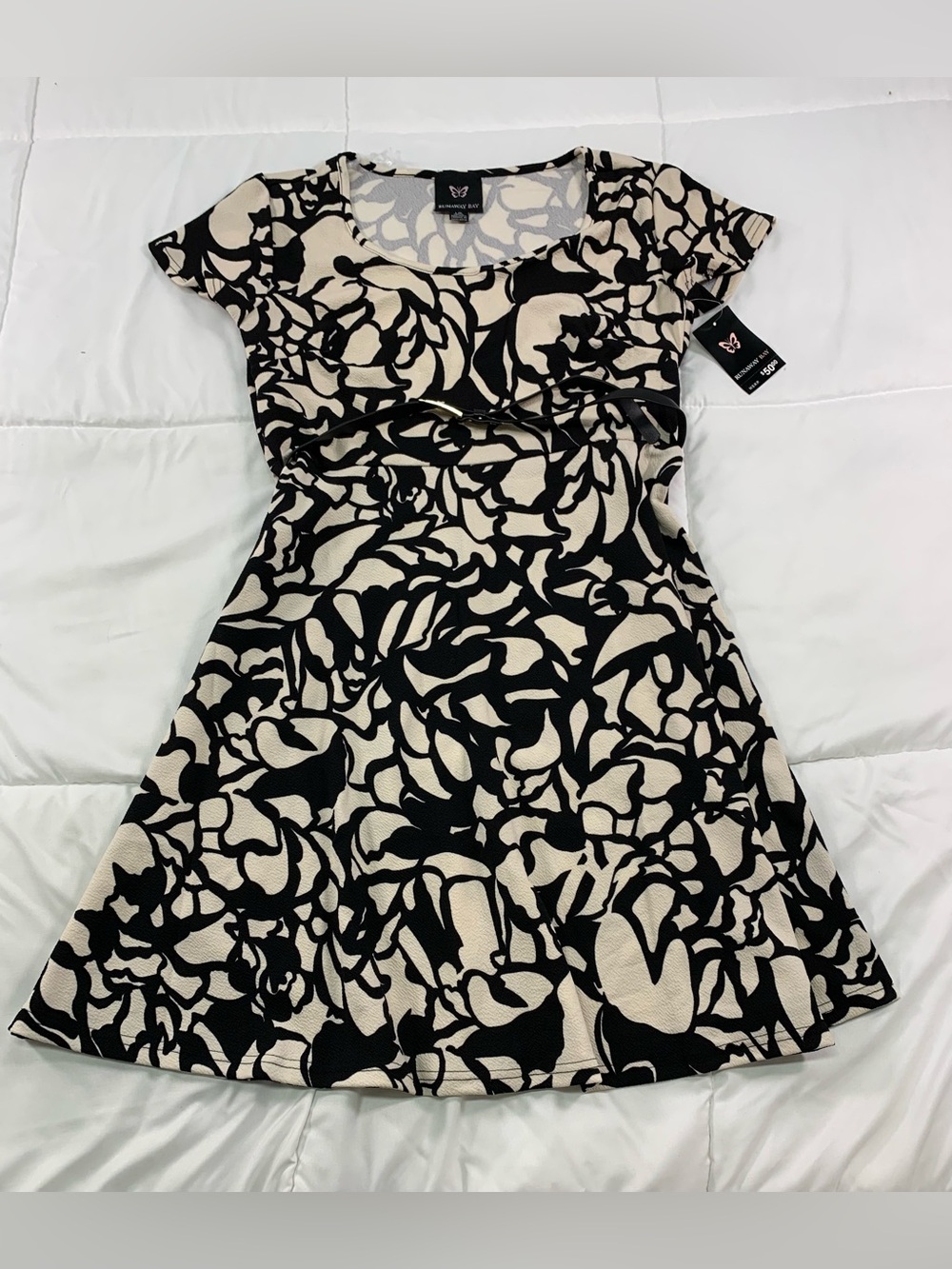 New runaway bay dress size L
